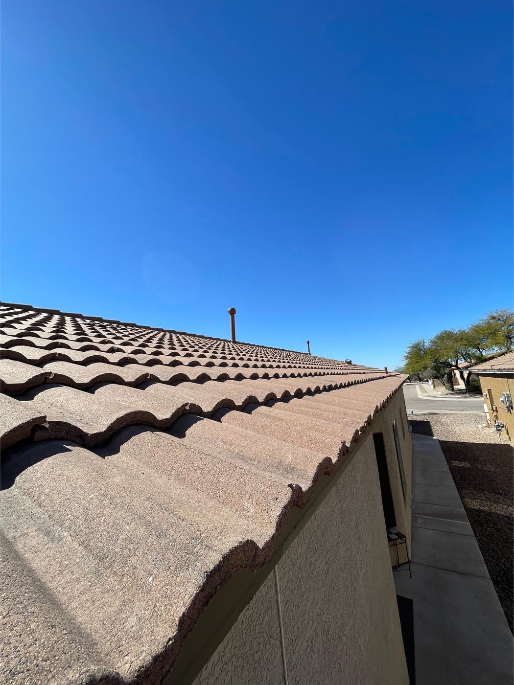 Finished roof with W-type concrete tiles.