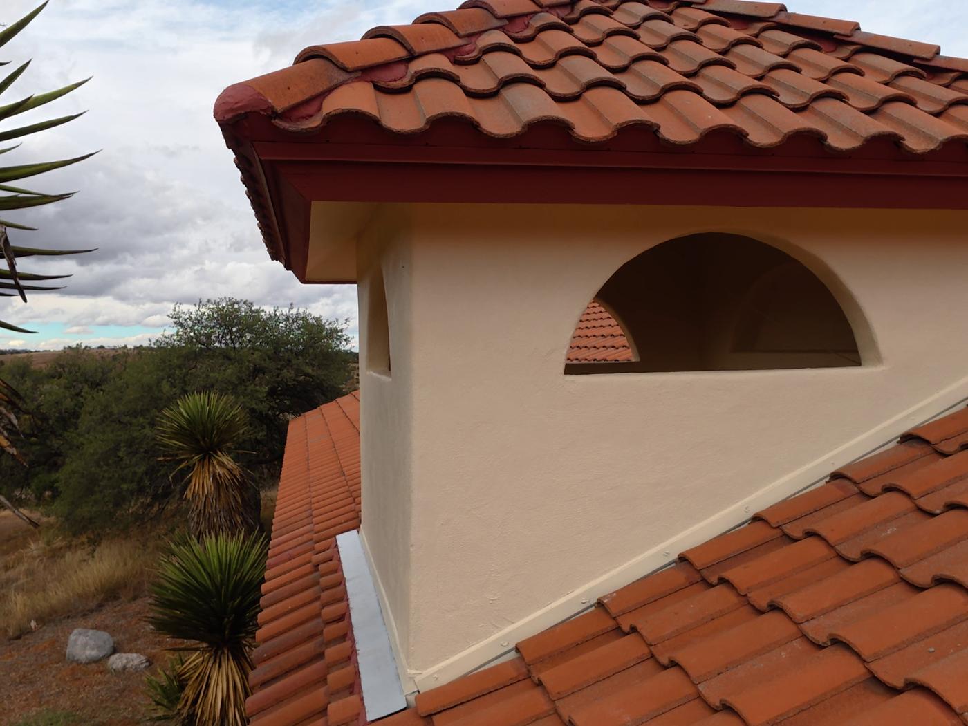 Finished roof with S-type concrete tiles.